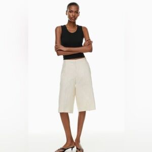 Aritzia Babaton
Groundbreaker Linen Capri